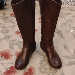Guess Dark Brown Boots